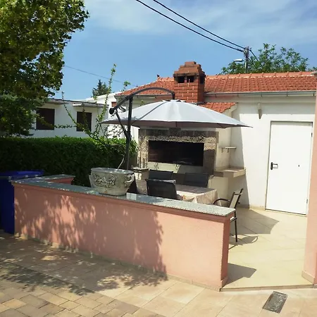 Apartament Pjer *