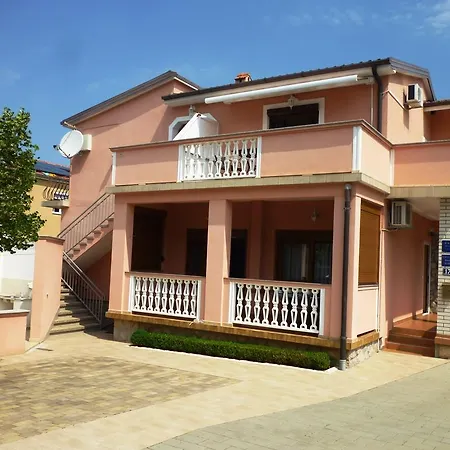 Pjer Apartament Starigrad Paklenica