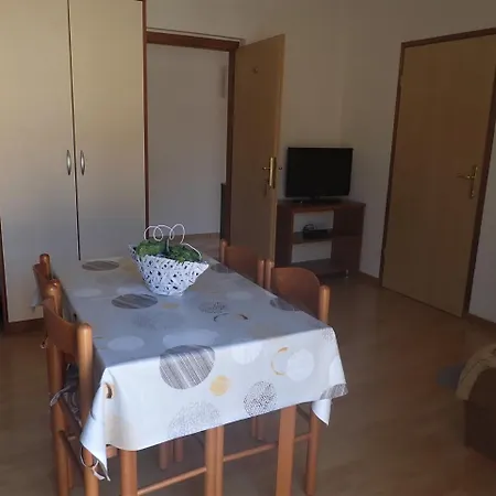 Pjer * Starigrad Paklenica